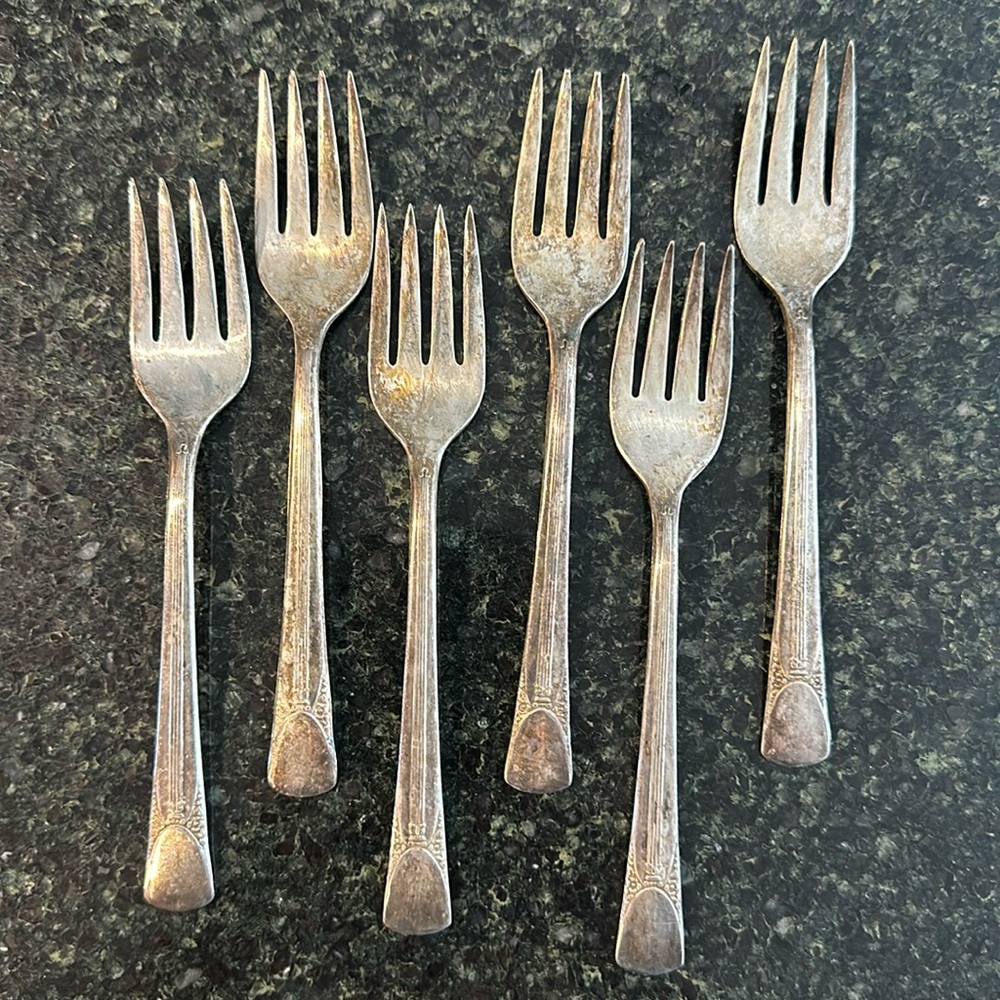 Set 6 Embassy vintage BOUqUET salad dinner forks silver plate  party